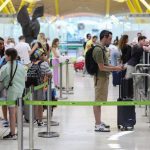 España realiza controles a 199 pasajeros de terceros países en el primer día de restablecimiento de fronteras con Italia
