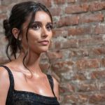 Este es el truco de Inés García para convertir un top en un minivestido y conseguir un lookazo