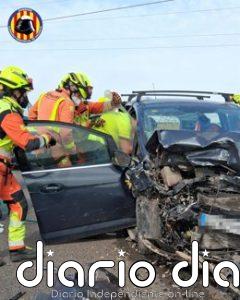 Excarcelan a dos personas tras sufrir un accidente de tráfico en la CV-500 en Sueca