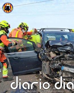 Excarcelan a dos personas tras sufrir un accidente de tráfico en la CV-500 en Sueca