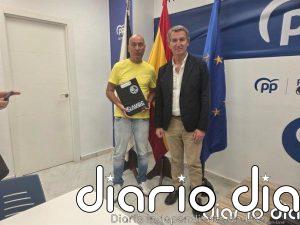 Feijóo se compromete con guardias civiles y policías de Ceuta a reforzar su autoridad y dotarlos de un mando único