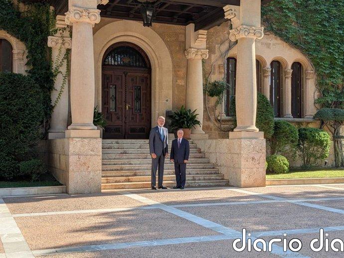 Felipe VI recibe a Vivas en Marivent para departir sobre la crisis migratoria en Ceuta
