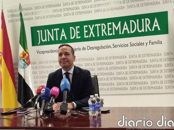 Fernández (Vox) asegura que el rechazo a acoger más migrantes pactado con Guardiola se cumplirá "de manera unánime"