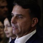 Flávio Bolsonaro desvía la atención hacia Lula por el 'caso Master' y garantiza que respetará las elecciones