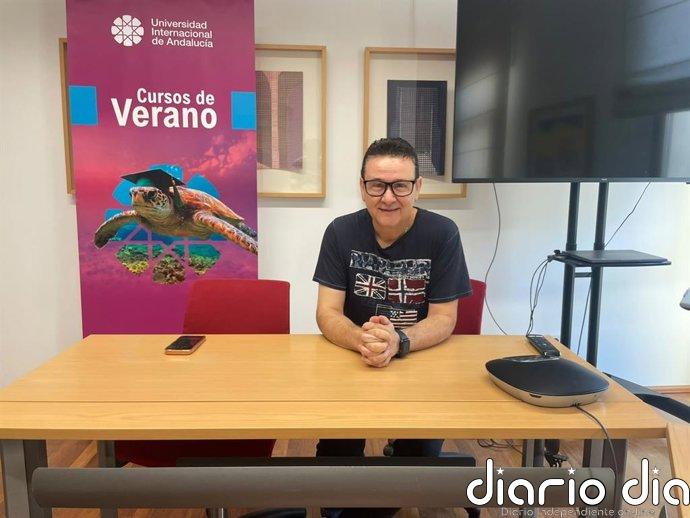 Fotógrafo advierte en la UNIA del futuro "incierto" de la profesión con la llegada de las nuevas tecnologías