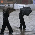 Fuertes lluvias localizadas dejan calles anegadas en A Coruña