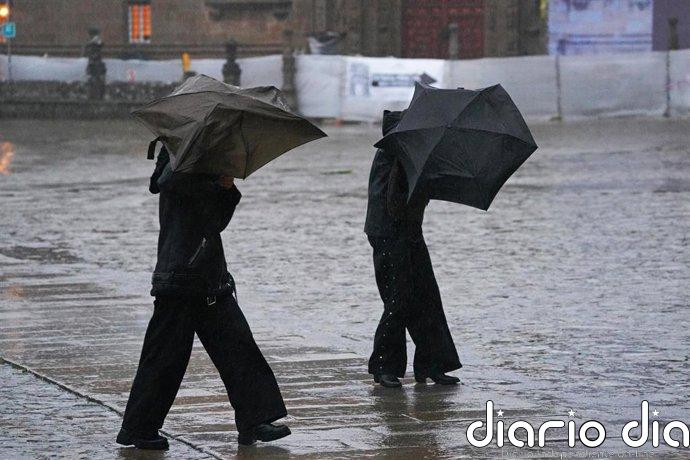 Fuertes lluvias localizadas dejan calles anegadas en A Coruña