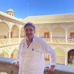 García Montero advierte en la UNIA sobre la pérdida de identidad poética y el riesgo para los "valores democráticos"