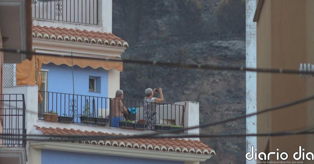 Gátova hace balance de los daños ocasionados por el fuego mientras continúa la vigilancia
