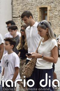 Gerard Piqué, desolado, da su último adiós a su abuela paterna arropado por Clara Chía
