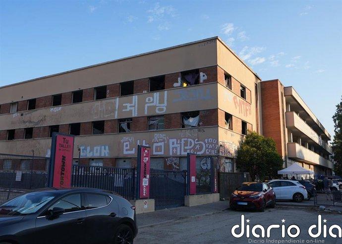 Girona y Educació firman el acta de entrega de la nave de la antigua fábrica Simon