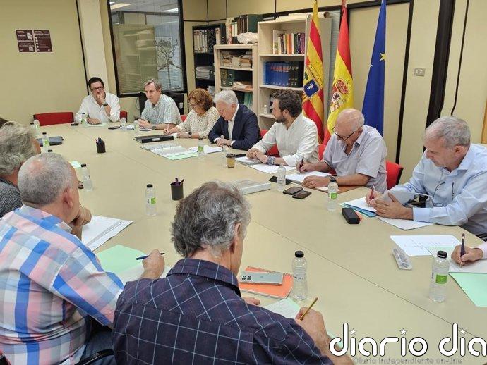 Gobierno de Aragón, DPH, alcaldes y sector turístico acuerdan un calendario para los cortes de la A-132