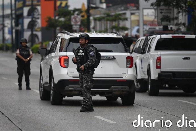 Hallan ocho cadáveres mutilados en fosas de una zona minera en el sur de Ecuador