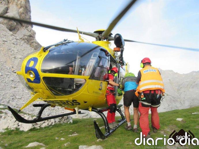 Herida una mujer tras sufrir una caída de 10 metros en el espeleobarranco del Purón en Llanes