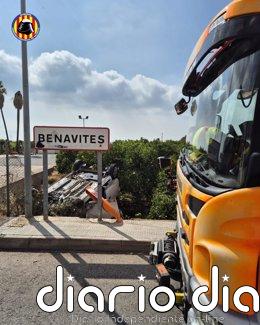 Herido un conductor tras volcar su vehículo en Benavites Imagen del vehículo accidentado
