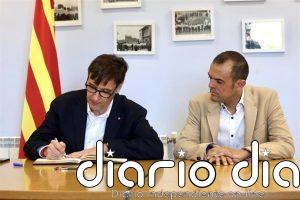 Illa visita en Preixens (Lleida) el Ayuntamiento y las piscinas municipales