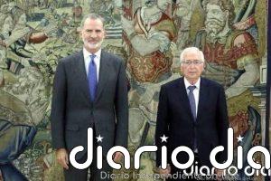 Imbroda critica la ausencia del Rey en la crisis migratoria: "No hay excusa para que no venga"