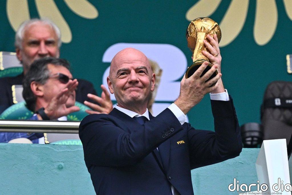 Infantino ofrece a Marruecos la final del Mundial 2030