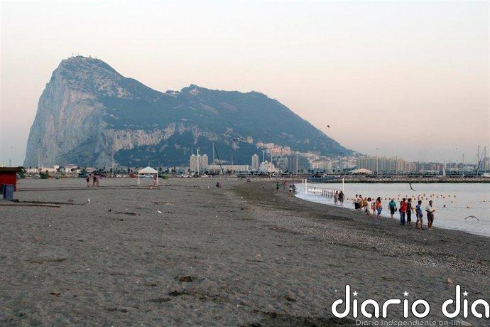 Interceptadas dos embarcaciones con 17 inmigrantes en Algeciras y La Línea de la Concepción (Cádiz)