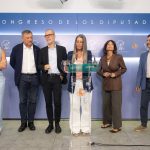 Junts vuelve a registrar la ley para delegar competencias en inmigración a Catalunya