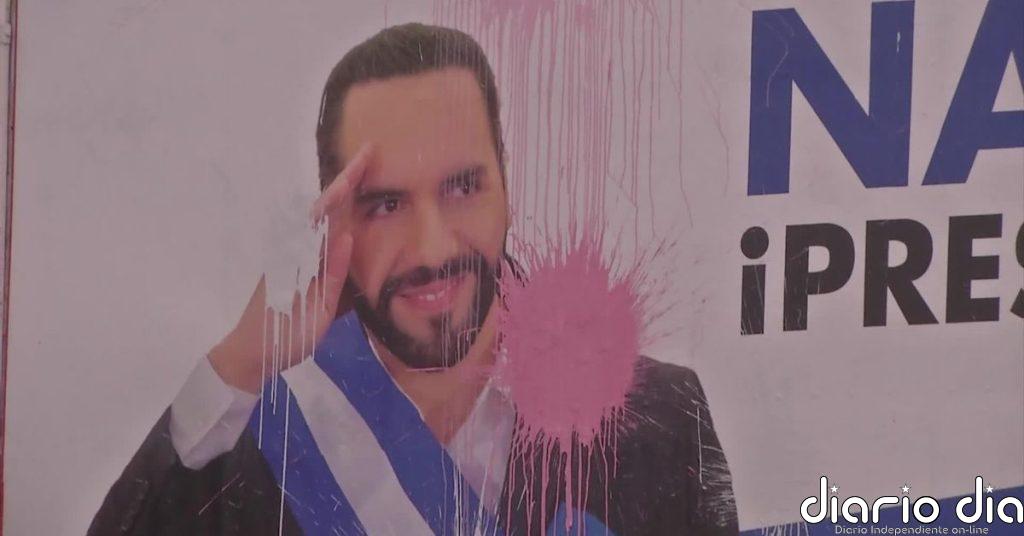 La aparición de carteles de Nayib Bukele en Oviedo desata la polémica