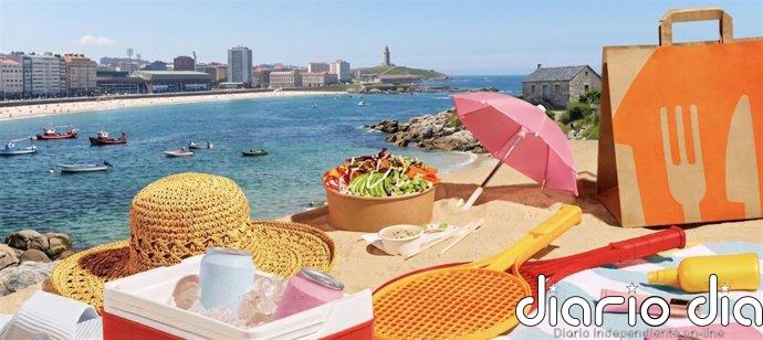 La comida a domicilio conquista este verano las playas y piscinas de España