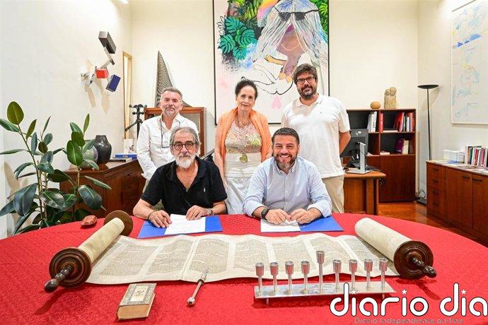La comunidad judía cede a Cort cinco piezas religiosas que se expondrán en el Centre Maimó Ben Faraig