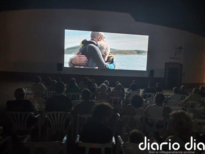 La Diputación de Cáceres lleva el cine al aire libre a doce municipios de la provincia con 'Cinestival'