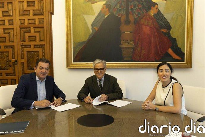 La Diputación de Córdoba suscribe operaciones de crédito con Unicaja y Banco Sabadell por 17 millones para inversiones