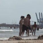 La disyuntiva de finales de agosto: paraguas en mano en Galicia y día de playa en Valencia