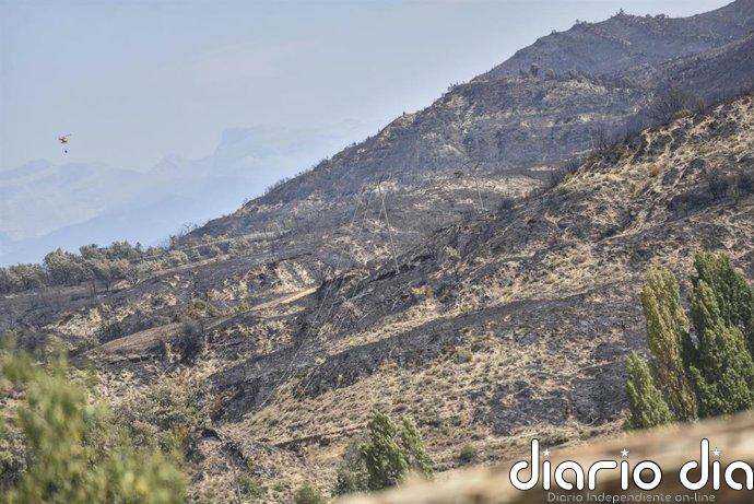 La evolución favorable del incendio de Las Peñas de Riglos permite la vuelta a casa de 583 vecinos de 13 núcleos