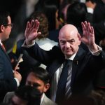 La FIFA critica "los intentos de socavar el mandato democrático" de Infantino