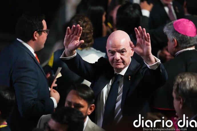 La FIFA critica "los intentos de socavar el mandato democrático" de Infantino