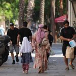 La mentoría social frena la correlación entre racismo y soledad, según un estudio