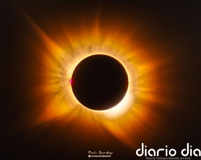 La NASA destaca el color dorado que mostró la corona solar durante el eclipse solar total observado en España
