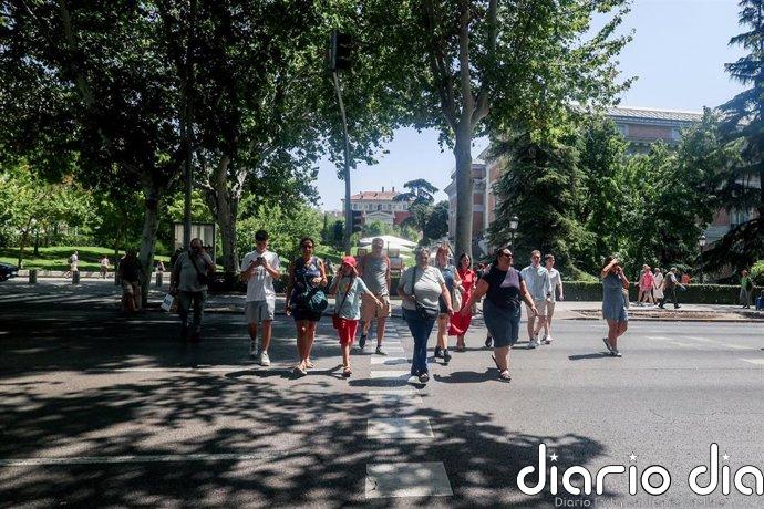 La población en España llega a 49,8 millones a 1 de julio, nuevo récord por los 10,2 millones nacidos en el extranjero