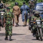 La Policía de Sri Lanka impone el toque de queda en medio de graves disturbios en la gran cárcel de Mahara