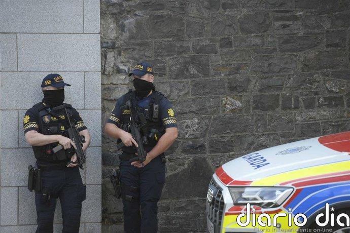 La Policía irlandesa detiene al presunto capo Daniel Kinahan nada más aterrizar en el país desde Dubái
