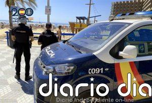 La Policía Nacional detiene a cuatro personas en la playa del Postiguet de Alicante por robos a bañistas