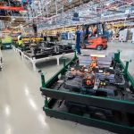 La producción industrial acelera su avance en junio al 3,8% y suma cuatro meses de alzas