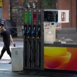 La rebaja fiscal del gasóleo subirá a 20 céntimos desde mañana tras dispararse su precio más de un 15%