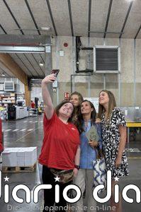 La Reina Letizia, Leonor y Sofía muestran su lado más cercano durante su visita a la Fundación Esment de Palma