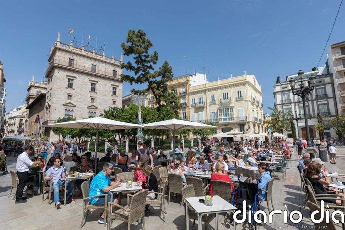 La reputación del turismo sube pero persisten las críticas por el precio de la vivienda y la masificación