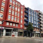 Las compraventas de vivienda caen un 4% en junio mientras las hipotecas crecen un 0,2%, según notarios