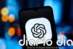 Las descargas de 'apps' de IA en Softonic superan los tres millones y ChatGPT lidera con Gemini pisándole los talones