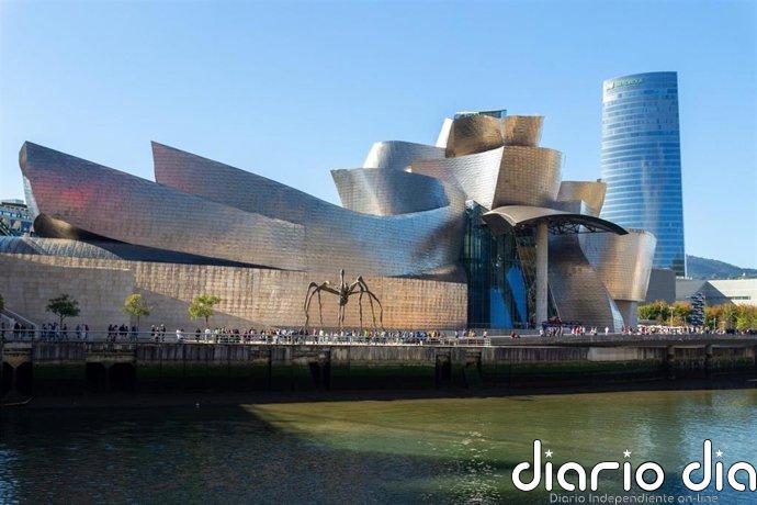 Las reservas de última hora para volar en agosto se duplican en España, impulsadas por Ibiza, Bilbao y Menorca