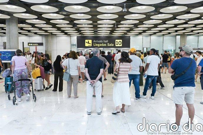 Los aeropuertos españoles de Aena operarán 22.444 vuelos el fin de semana, con control fronterizo con Italia