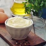 Los alimentos del verano que te pueden hacer acabar en Urgencias (y algunos están en casi todas las neveras)