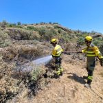 Los bomberos forestales de Aragón dicen que combaten el fuego "al límite" y mantienen la huelga desde el 18 de agosto