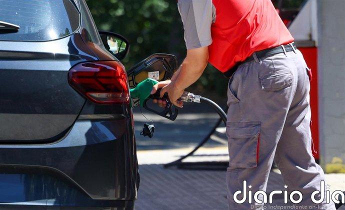 Los carburantes prosiguen su escalada en pleno verano y suman su séptima semana de alzas